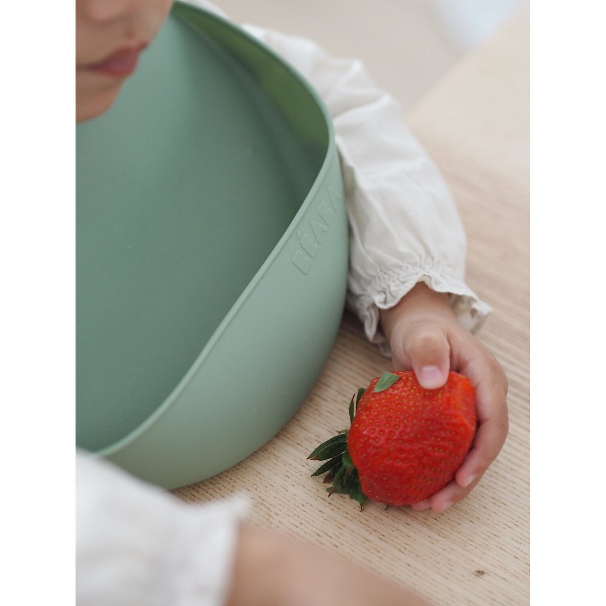 Bavoir silicone récupérateur réglable vert sauge, BEABA
