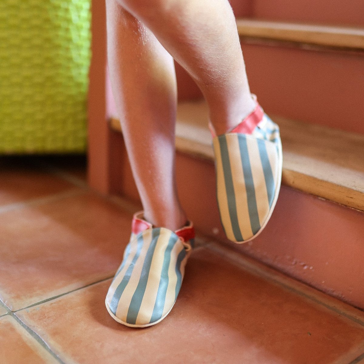 Chaussons bébé cuir souple rayures bleu, TICHOUPS