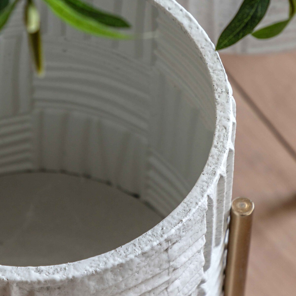 Set of 2 Iseo Metal Planters in White/Gold gold-coloured, ÉDITÉ