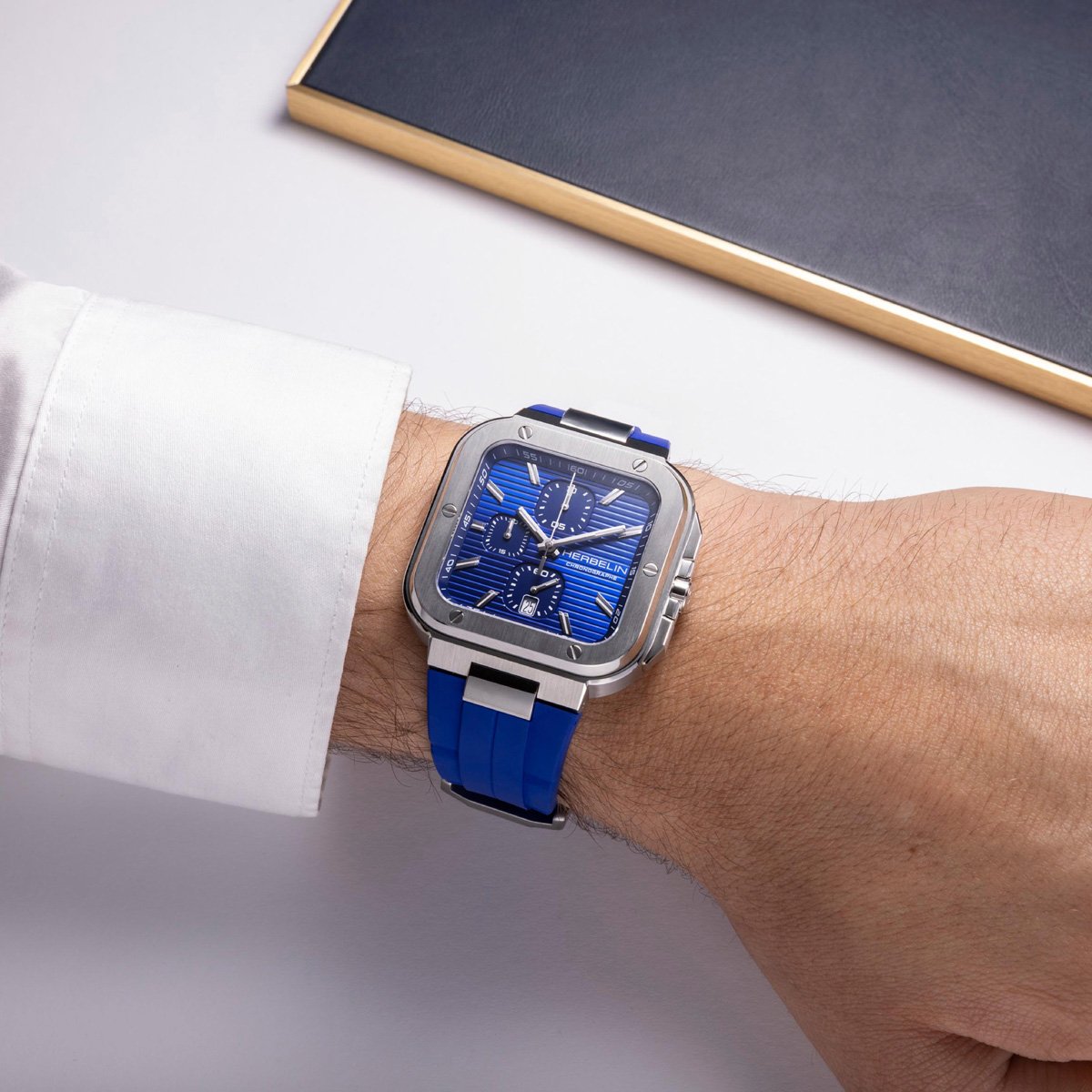 Montre Analogique  CAP CAMARAT argenté bleu bleu, HERBELIN