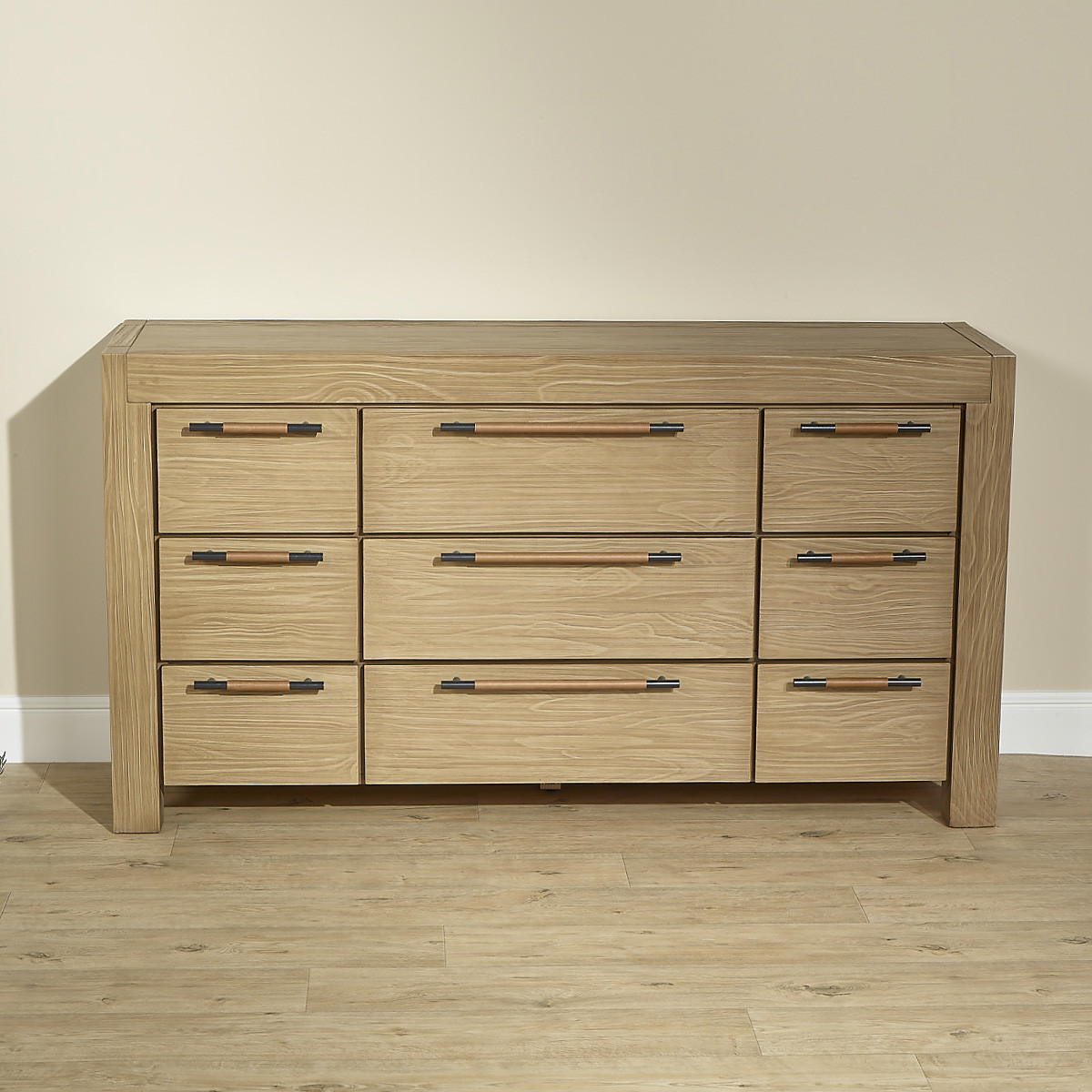 Commode contemporaine en bois massif, 9 tiroirs MEGÈVE marron, ROBIN DES BOIS