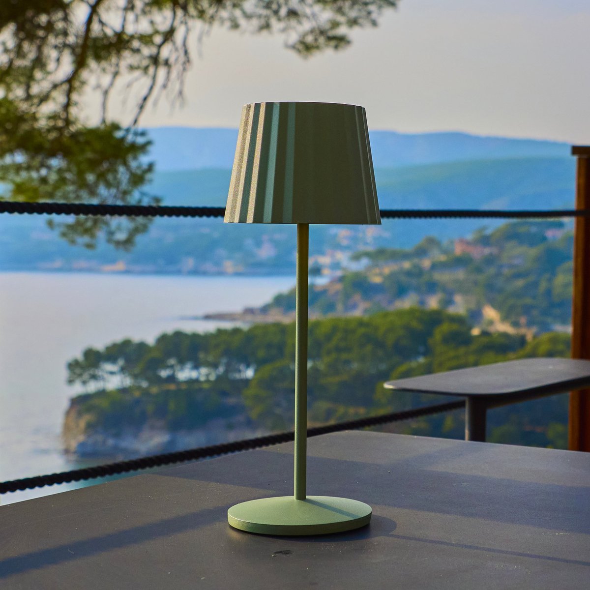 6 Lampe de table ABBY + Socle de charge vert, LUMISKY