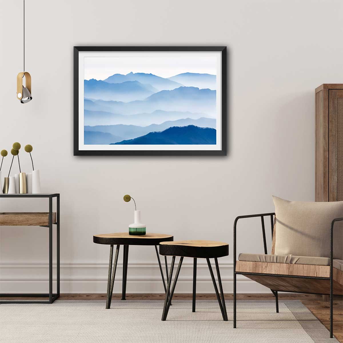 Affiche paysage montagnes bleues affiche + cadre en bois - noir, HEXOA