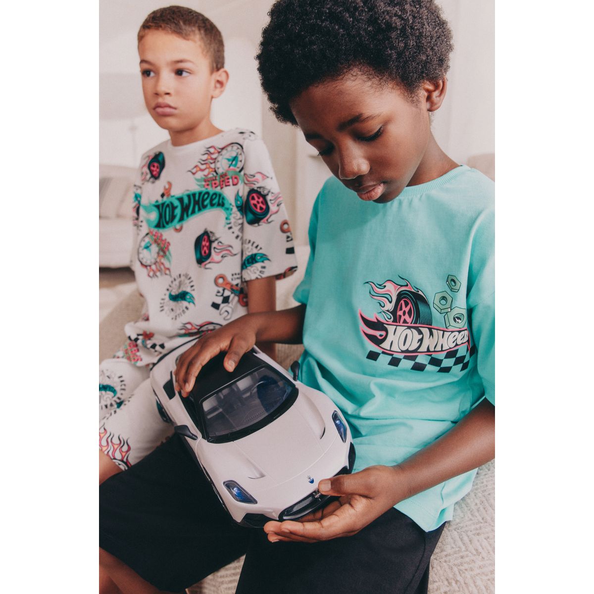 Pyjama court hot wheels, lot de 2 bleu/crème, NEXT