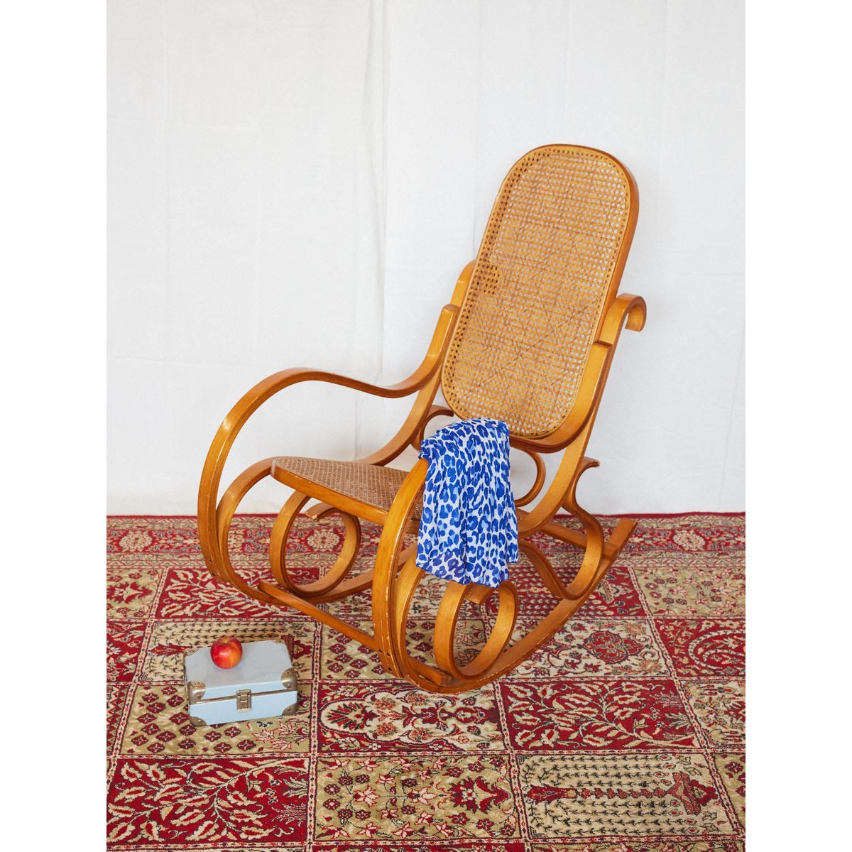 Rocking-chair cannage Alibert N°91 - Bon état bois clair, DEBONGOUT