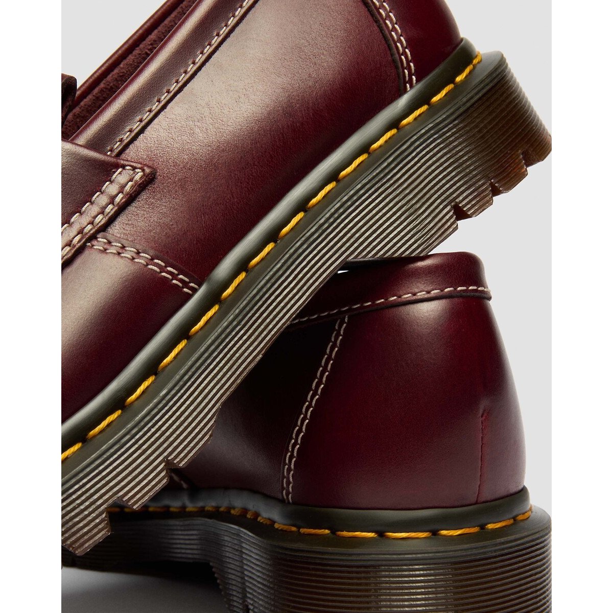 Mocassins Adrian Ben Tassel en cuir Orleans rouge, DR. MARTENS