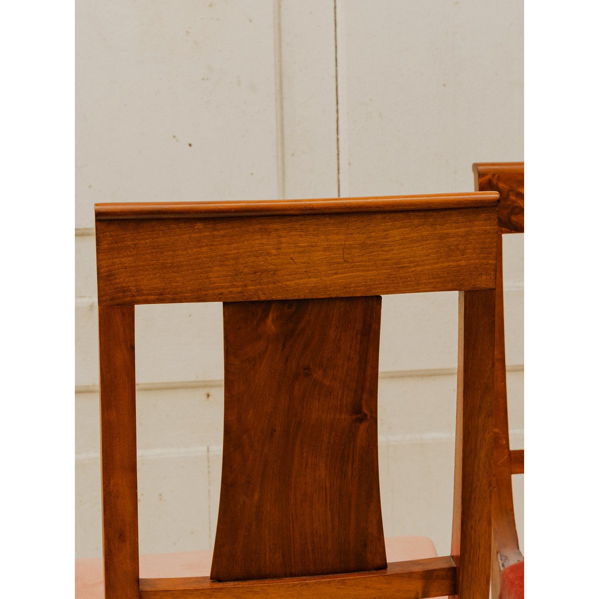 Lot de 3 chaises en bois et tissu rouge Claude N°1705 - Bon état bois foncé, DEBONGOUT