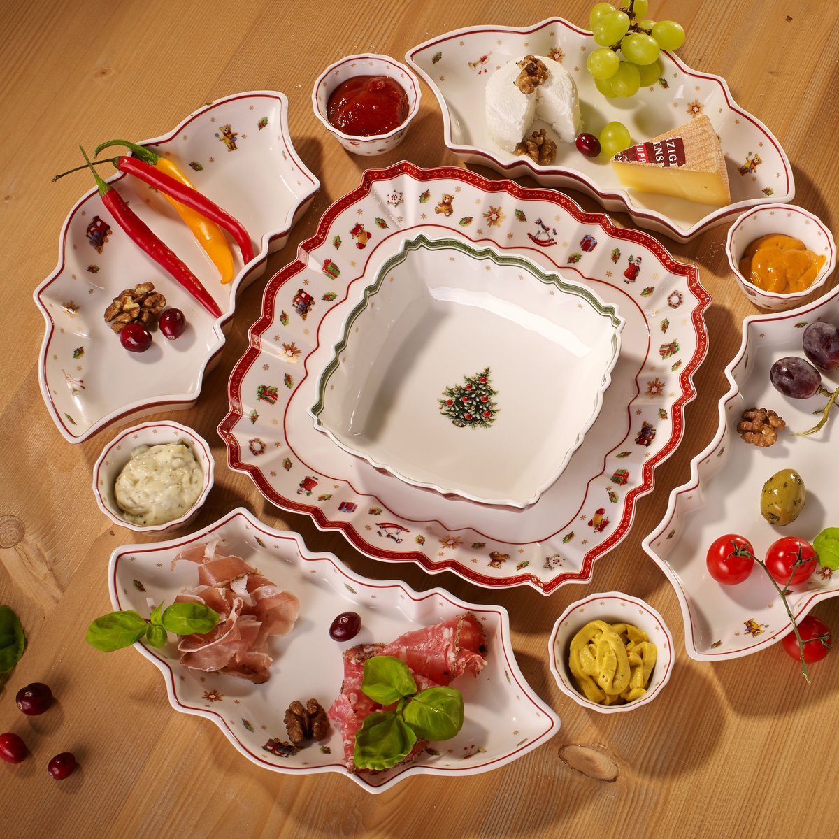 Plat Creux De Service TOY'S DELIGHT rouge, VILLEROY & BOCH