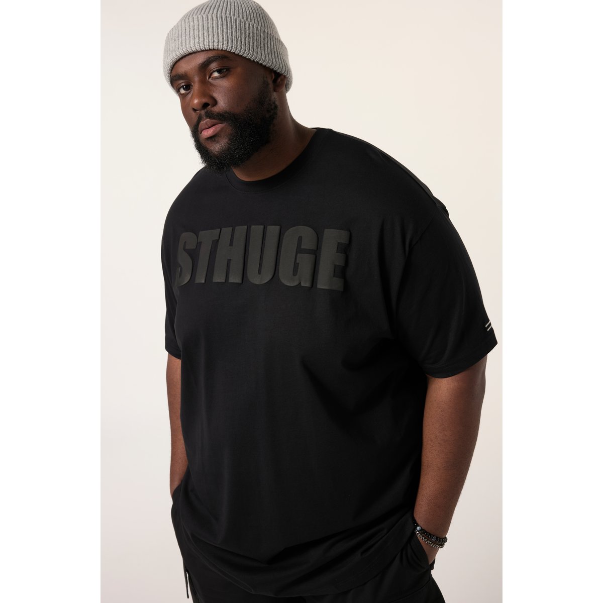 T-shirt noir, STHUGE