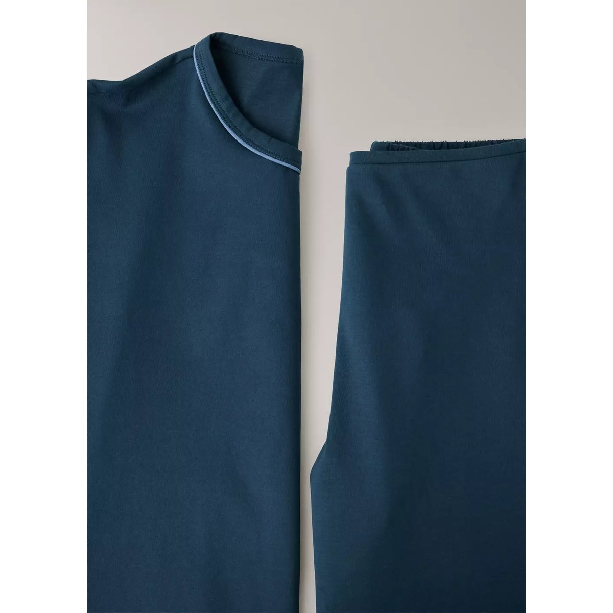 T-shirt de pyjama avec liseré contrasté bleu marine, MANGO