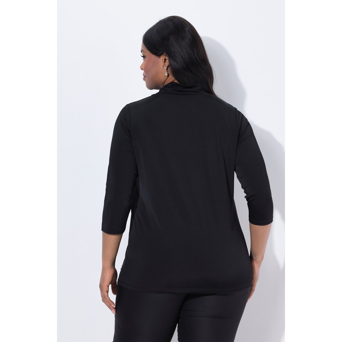 T-shirt en tissu fluide à col bénitier noir, ULLA POPKEN