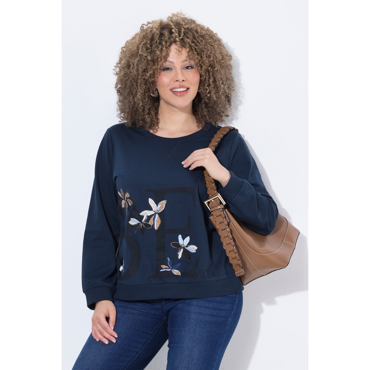 Sweat-shirt avec fleurs brodées marine, ULLA POPKEN
