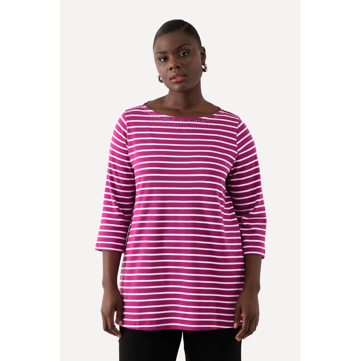 T-shirt rayé en coton Pima. Décolleté bateau magenta, ULLA POPKEN