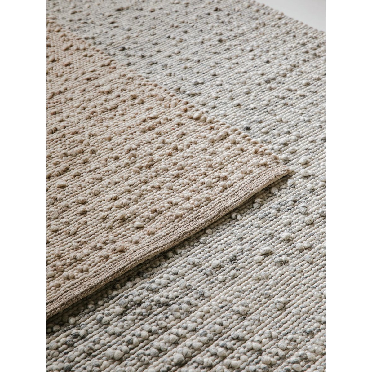 Tapis de laine tissé main LANA gris, BENUTA 