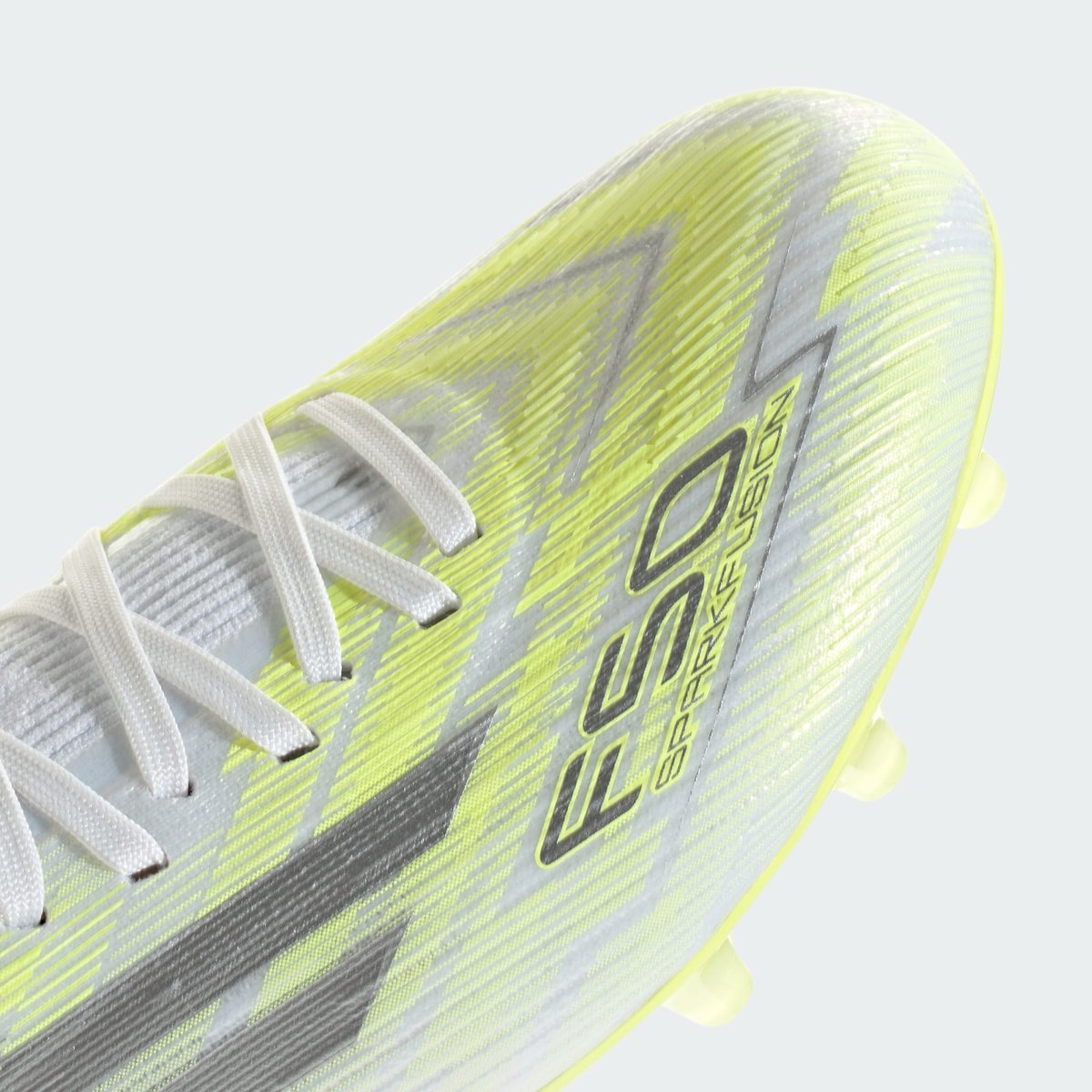 Chaussure De Football Femmes F50 Sparkfusion Pro Mid Cut Terrain Souple / Terrain Synthétique cloud white / iron metallic / hi-res yellow, adidas Performance