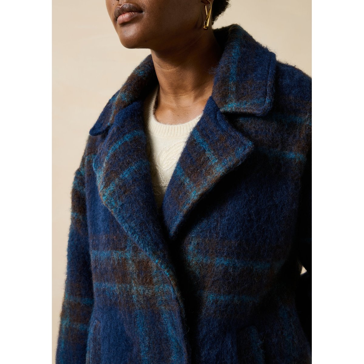 Manteau 3/4 à carreaux en lainage bleu, LA FEE MARABOUTEE