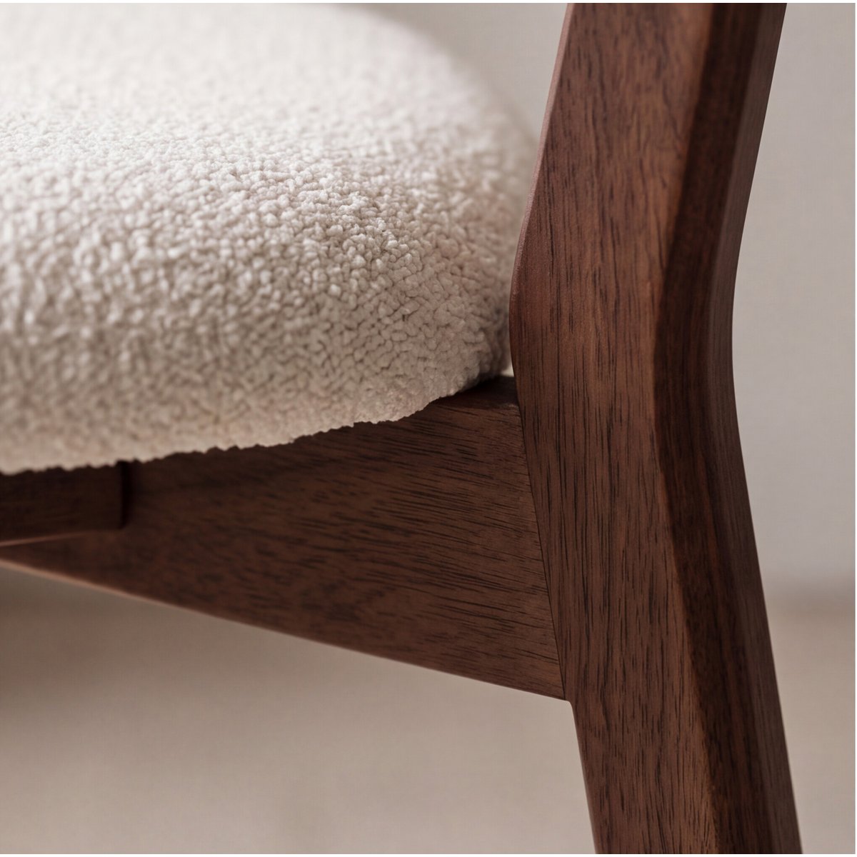 Lot de 2 chaises en bois et tissu boucle, AURA beige, bois foncé, HAPPY GARDEN