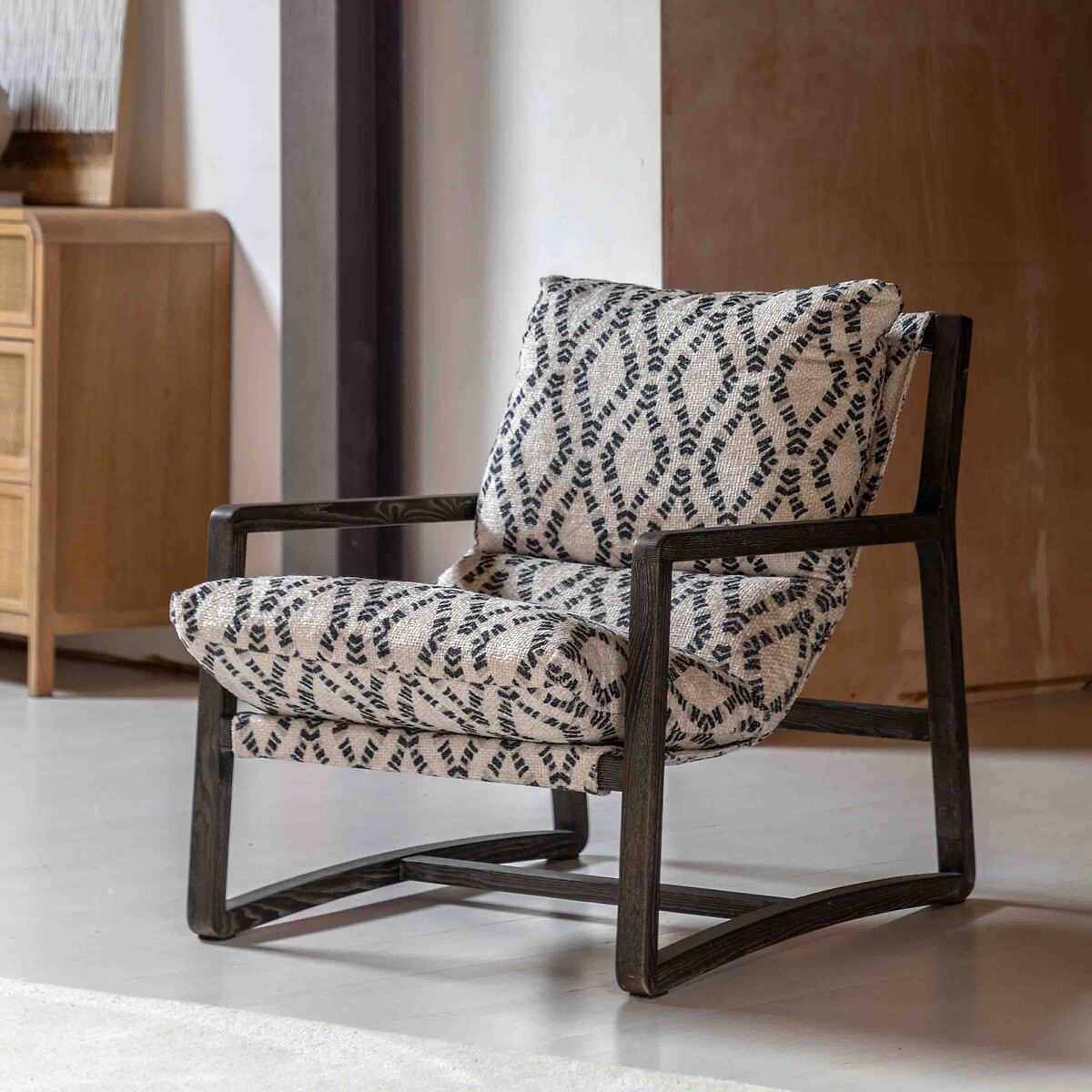 Beverly Ash Wood Lounge Chair beige/black, ÉDITÉ
