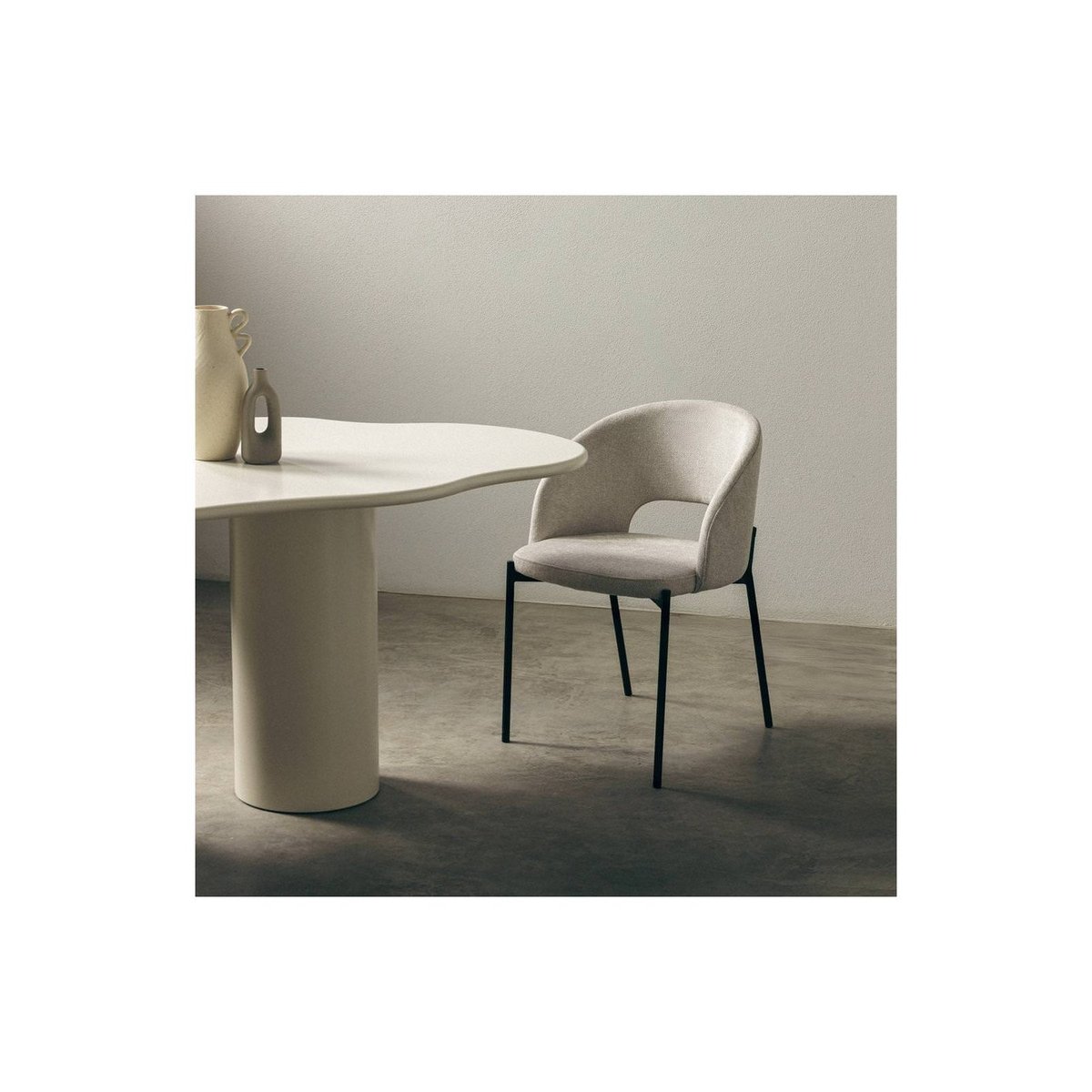 Chaise tissu collection MORES dossier ajouré beige et noir, RECOLLECTION