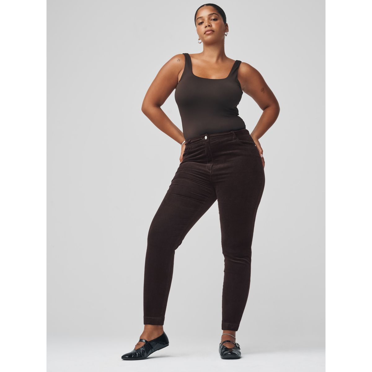 Pantalon sablier skinny en velours zippé marron chocolat, NEXT