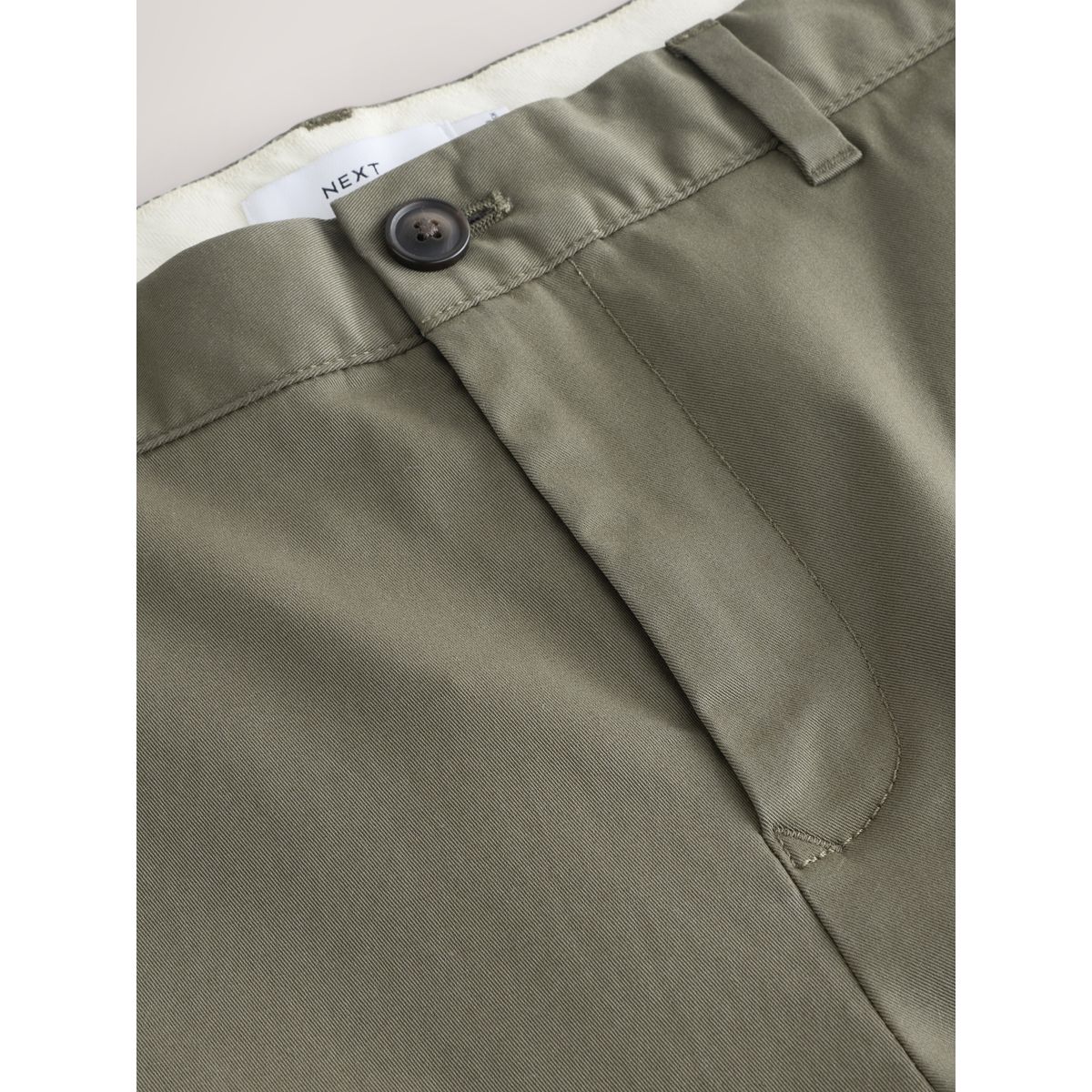 Pantalon chino stretch en coton majoritaire vert kaki, NEXT