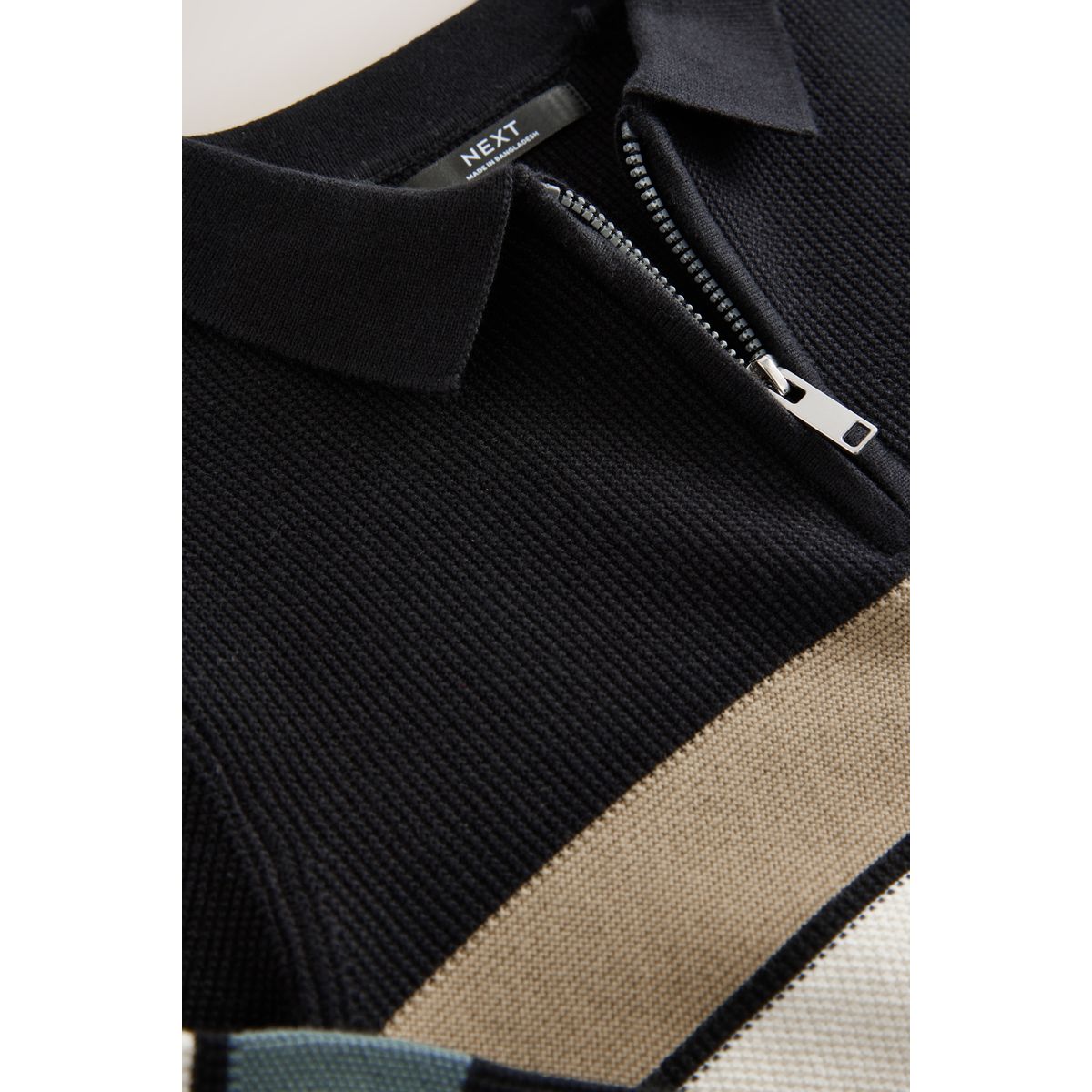 Polo en maille à manches longues et col zippé modèle rayé noir, NEXT