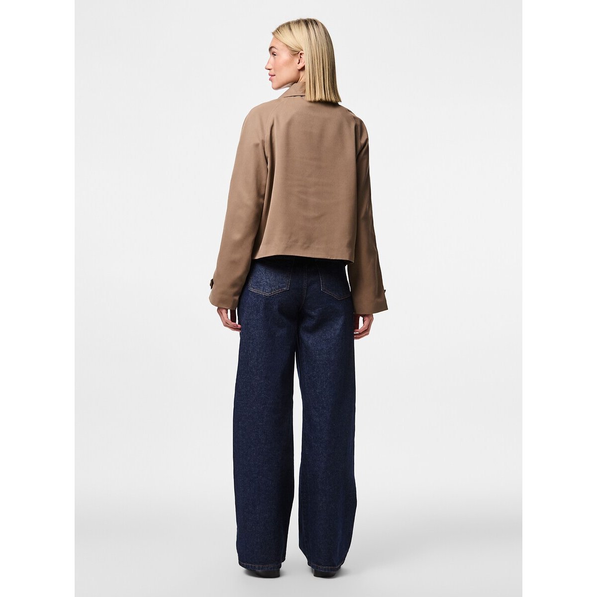 Trench court marron, PIECES