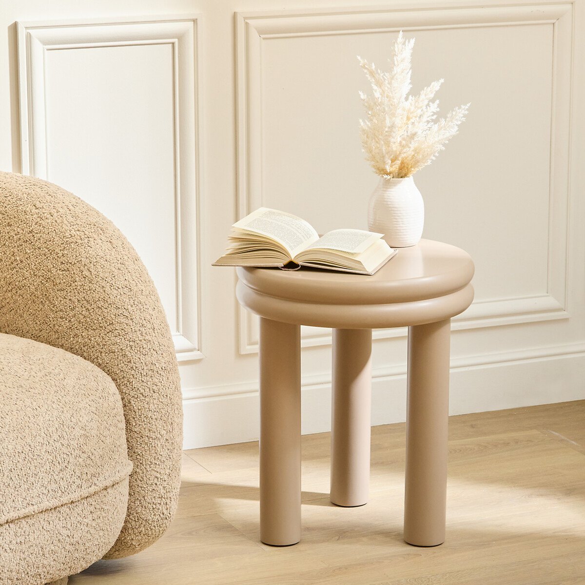 Table d'appoint ronde en pin PLUMP beige, ATMOSPHERA