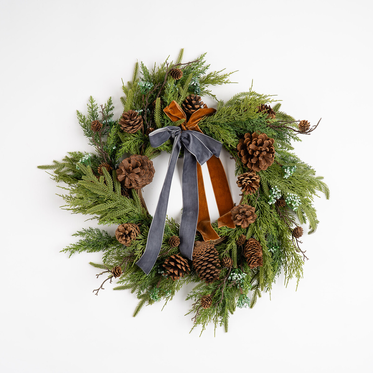 56cm Real Touch Wreath with Metallic Ribbons green, SO'HOME
