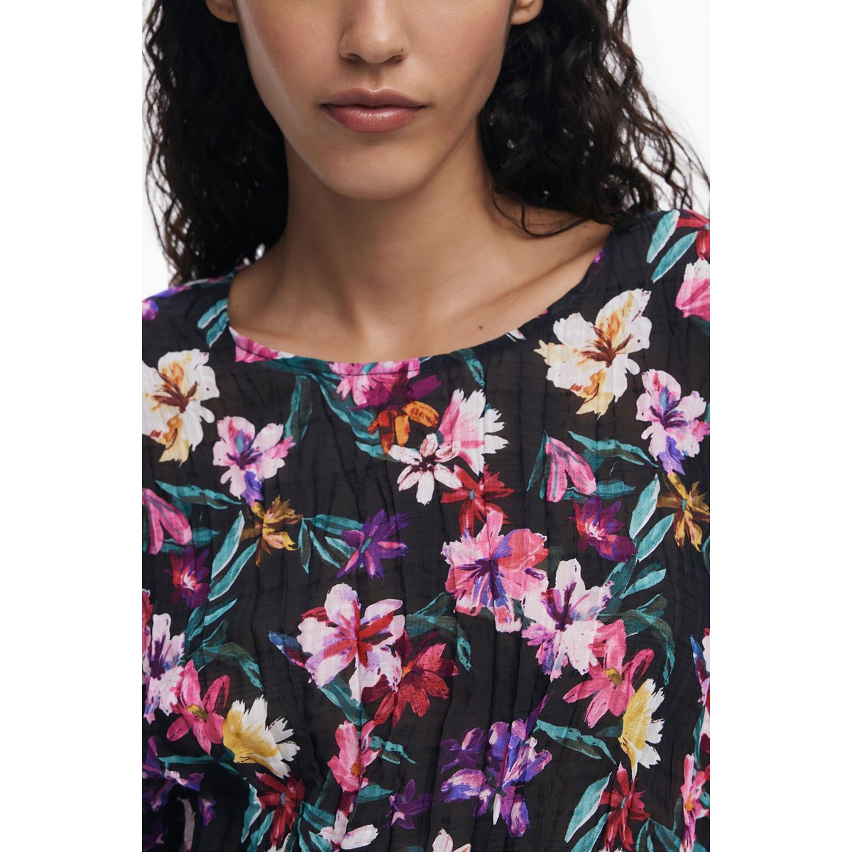 Blouse plissée à fleurs noir, DESIGUAL