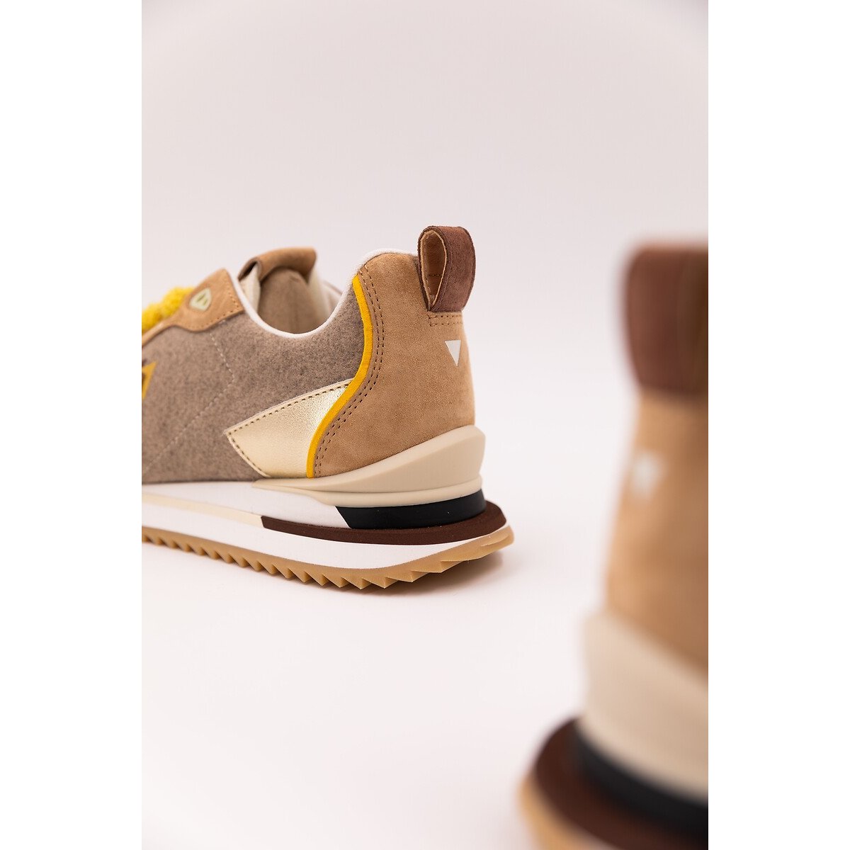 Sapatilhas multimatéria LOLA camel, ZERO 105