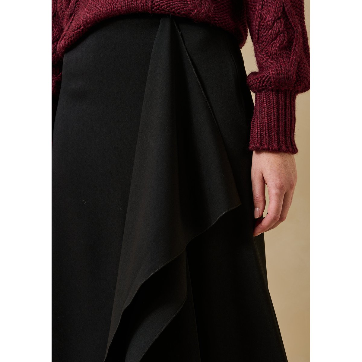 Jupe midi fluide asymétrique taille haute noir, LA FEE MARABOUTEE