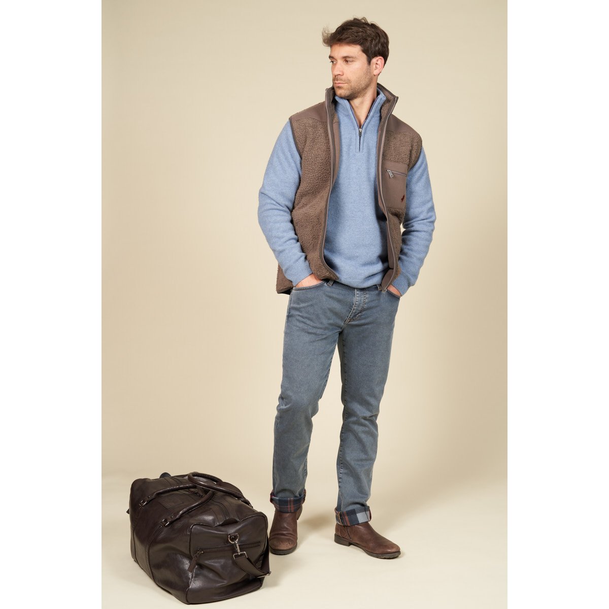 Gilet sans manche en bouclette chocolat, MCS
