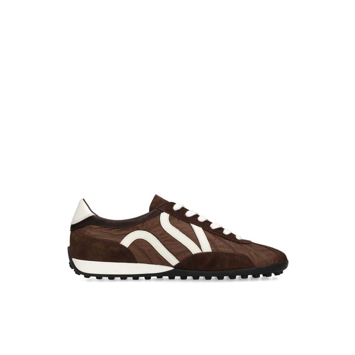 Baskets en daim marron, SACHA
