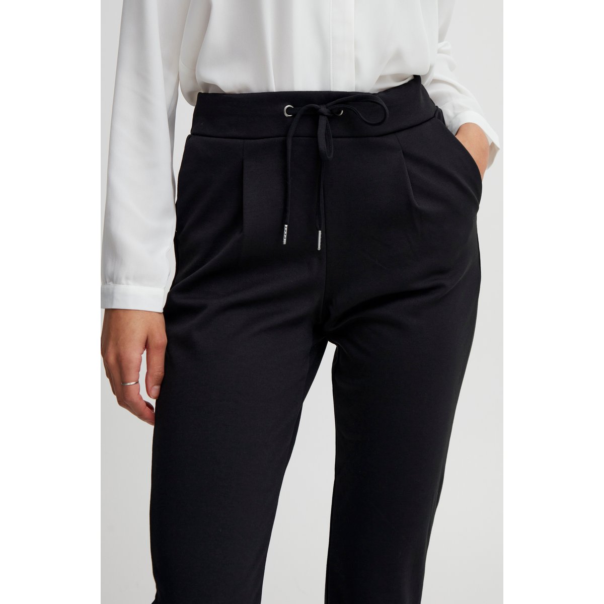Pantalon coupe droite, longueur cheville, taille élastiquée noir, B.YOUNG