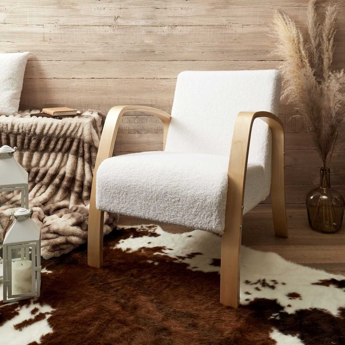 Fauteuil de salon en bouclette HELLA blanc, THE HOME DECO FACTORY