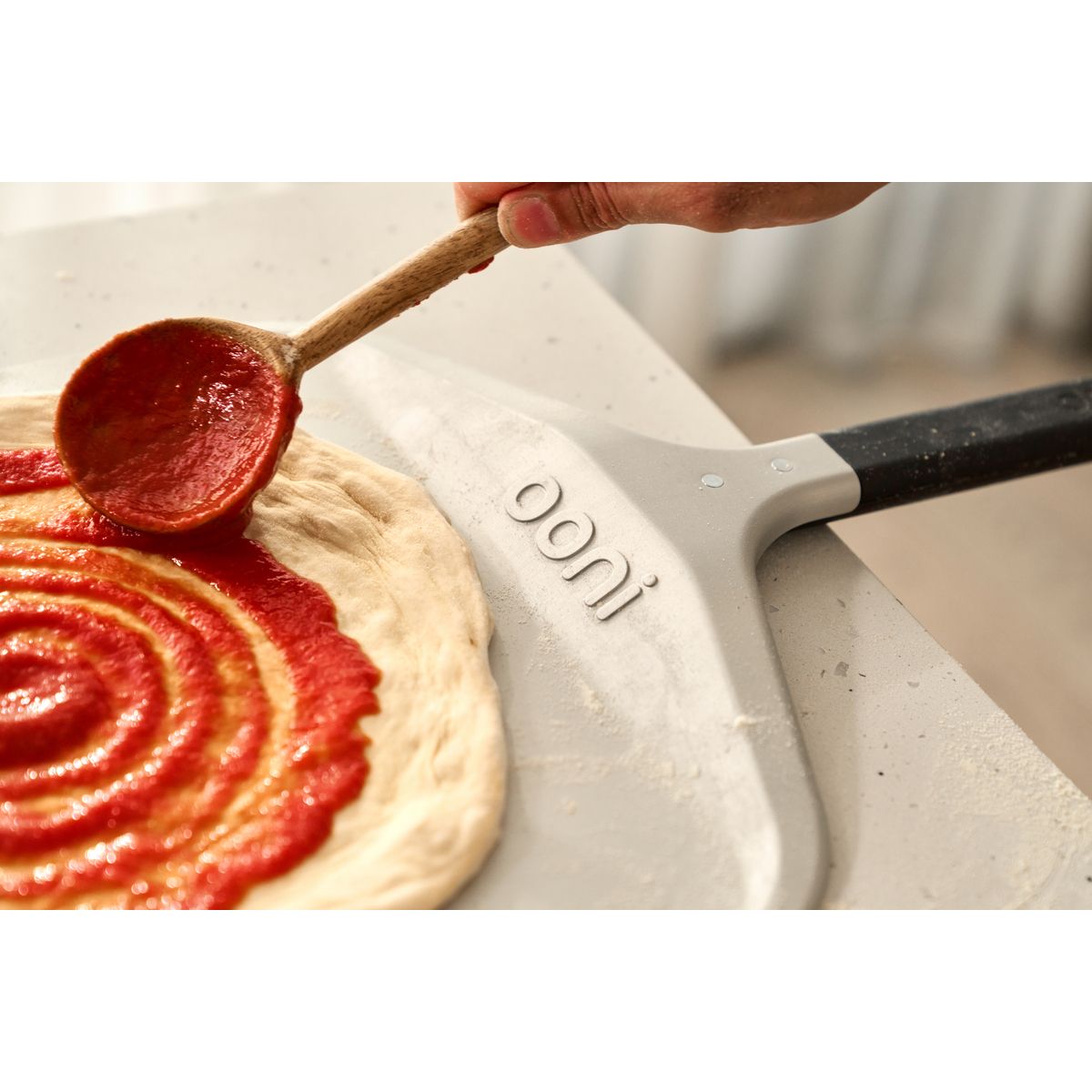 Pelle à Pizza compacte UU-P37300 couleur unique, OONI