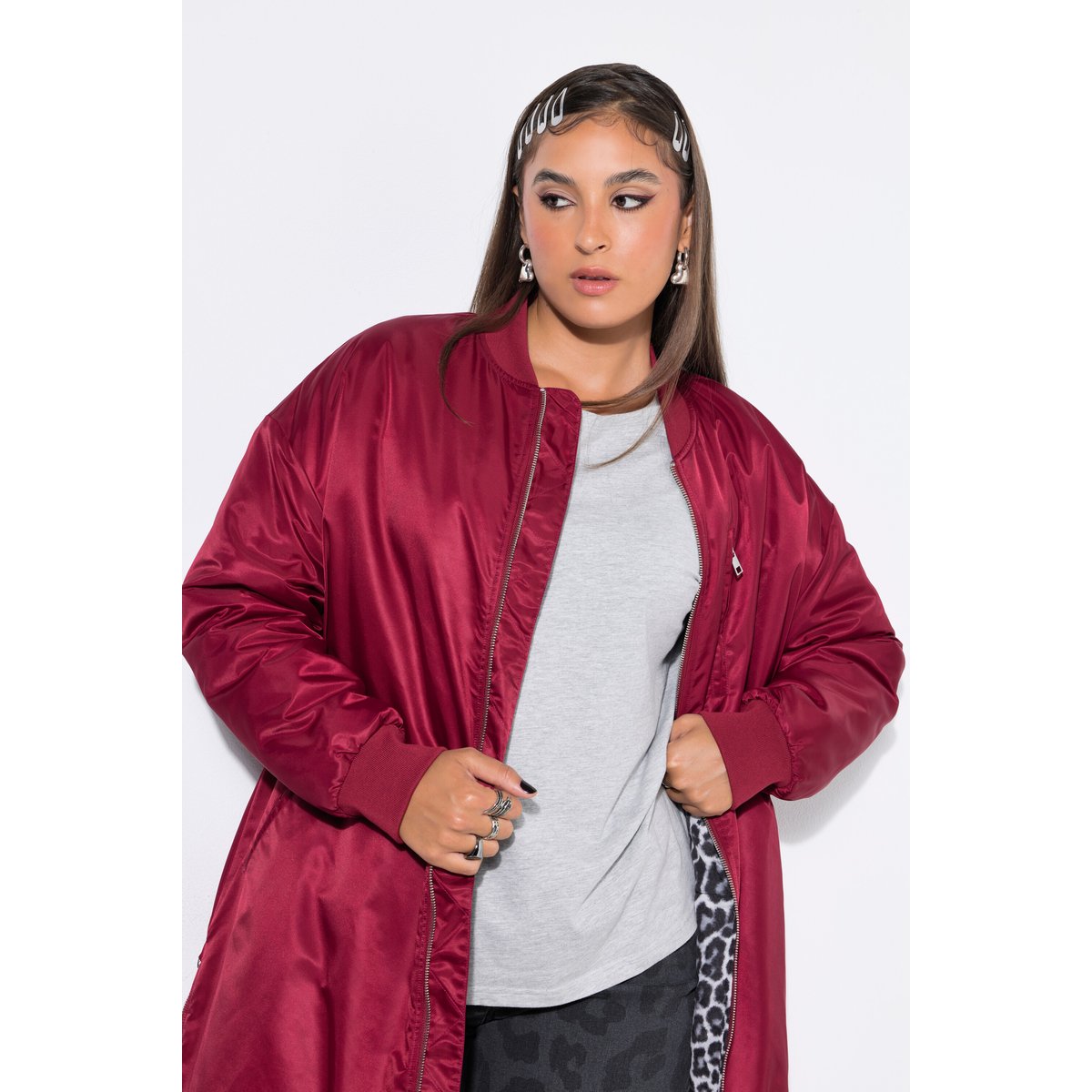 Manteau-blouson, coupe en forme de O rouge vin, STUDIO UNTOLD