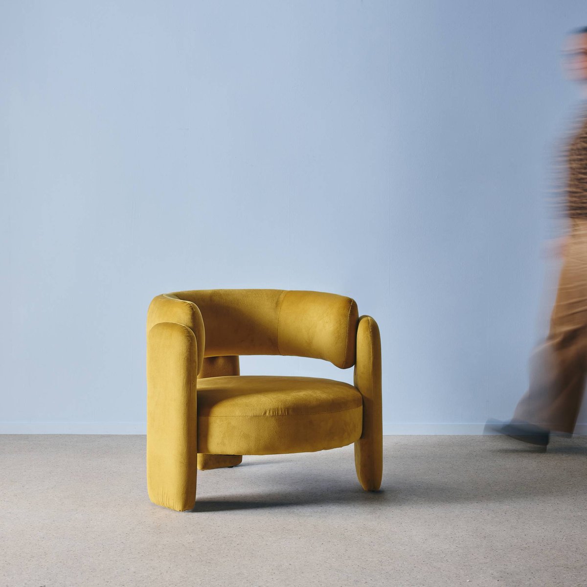 Fauteuil tripode en velours  MELLOW moutarde, SWEEEK