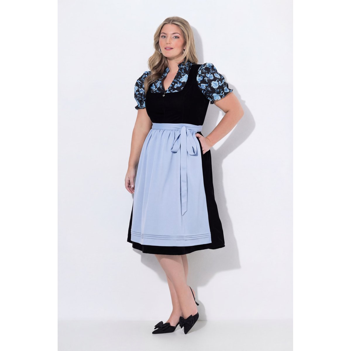 Dirndl en velours noir, ULLA POPKEN