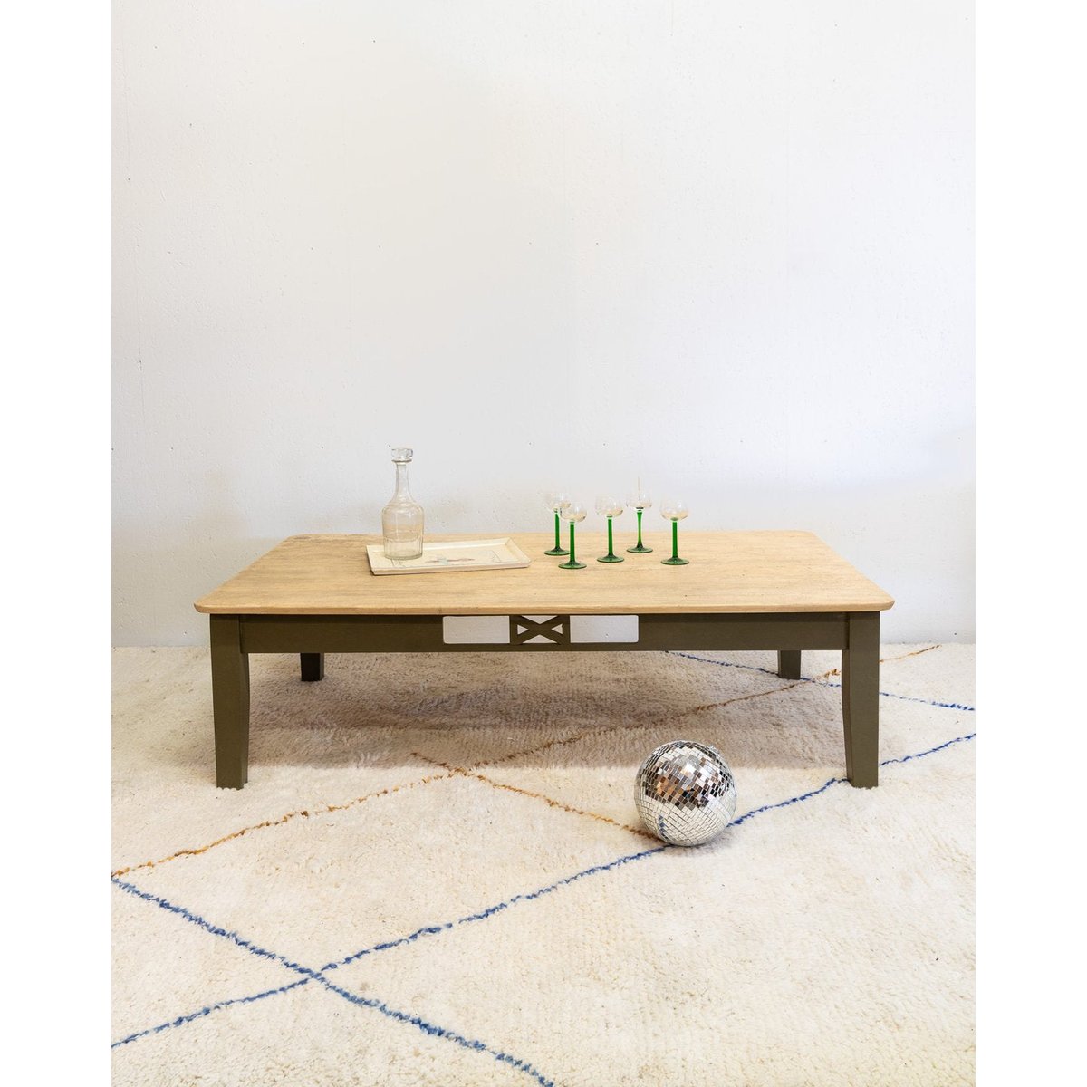 Table basse en bois Léonie N°401 - Bon état bois clair, DEBONGOUT