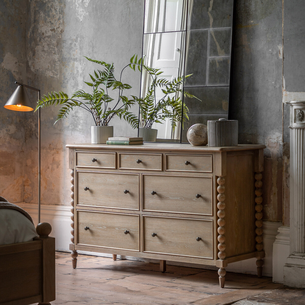 Ames Oak 7 Drawer Chest with Pompom Legs oak, ÉDITÉ