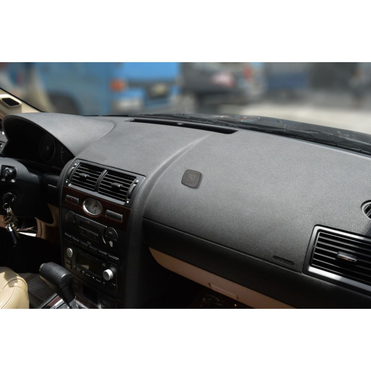 Support smartphone Voiture tableau bord noir, ESSENTIEL B