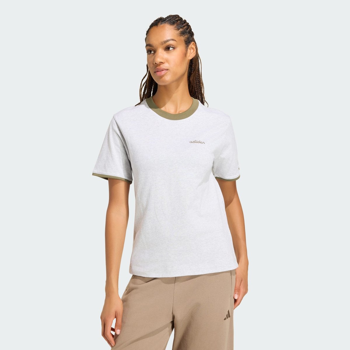 T-Shirt Graphique Brodé Colorpop Seasonal Essentials T-Shirt Graphique Brodé Colorpop Seasonal Essentials light grey heather / olive strata, ADIDAS SPORTSWEAR