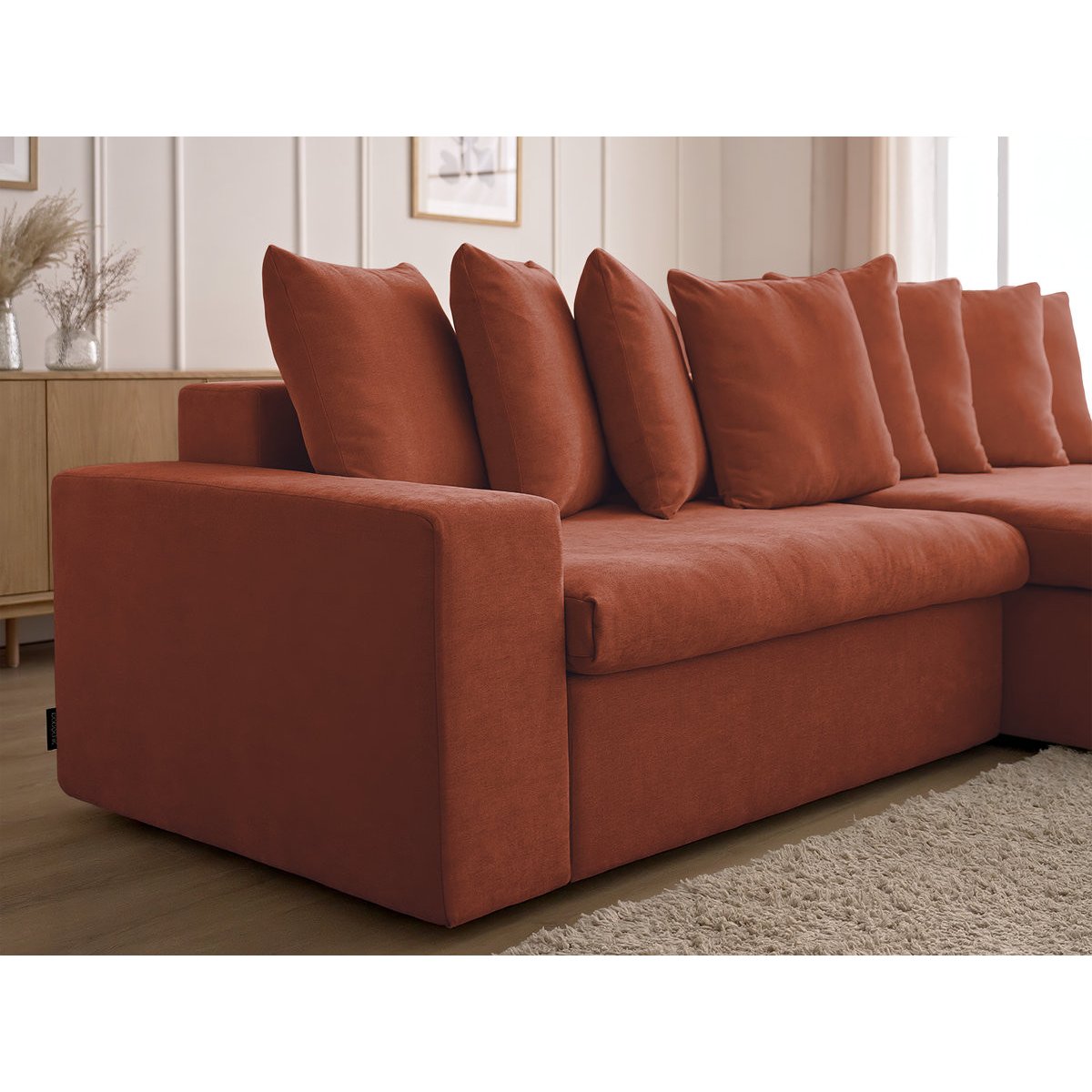 Canapé d'angle fixe 3 places en tissu lisse avec pouf, ENORE rouge, BOBOCHIC