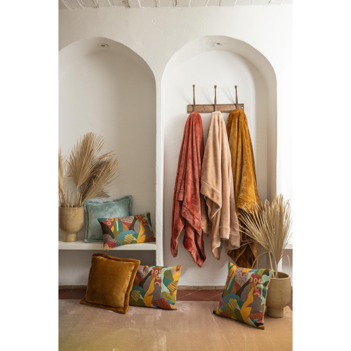 Coussin brodé Izel mineral, VIVARAISE