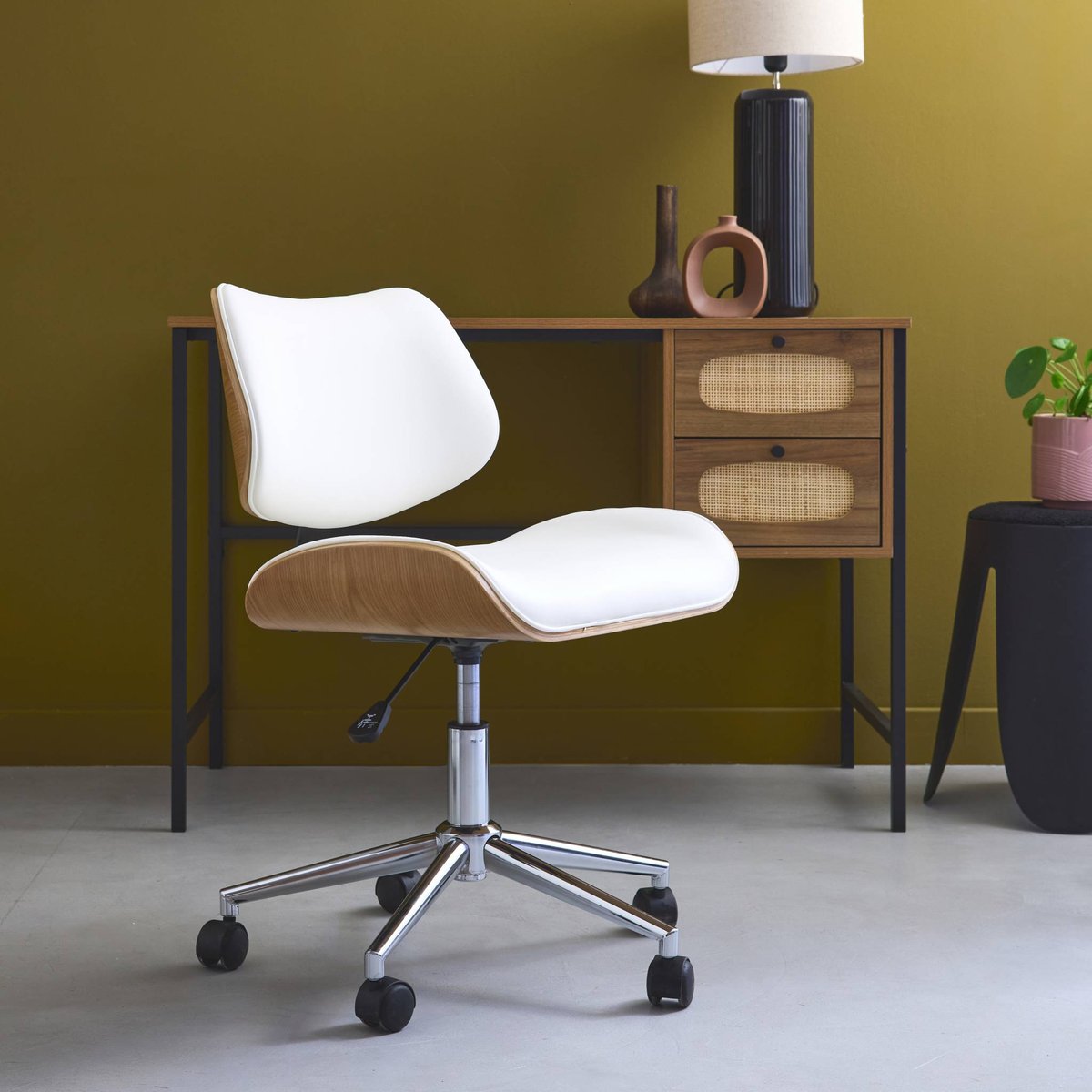 Chaise de bureau à roulettes décor bois courbé et simili cuir KAREN blanc, SWEEEK