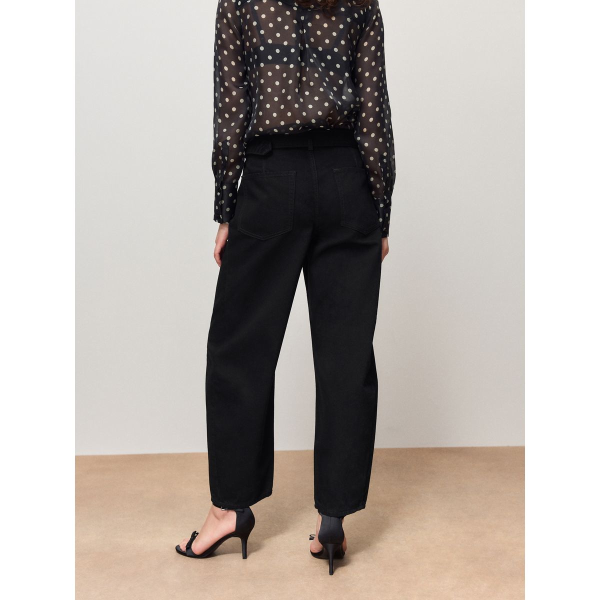 Jean bouffant avec ceinture noir, NEXT