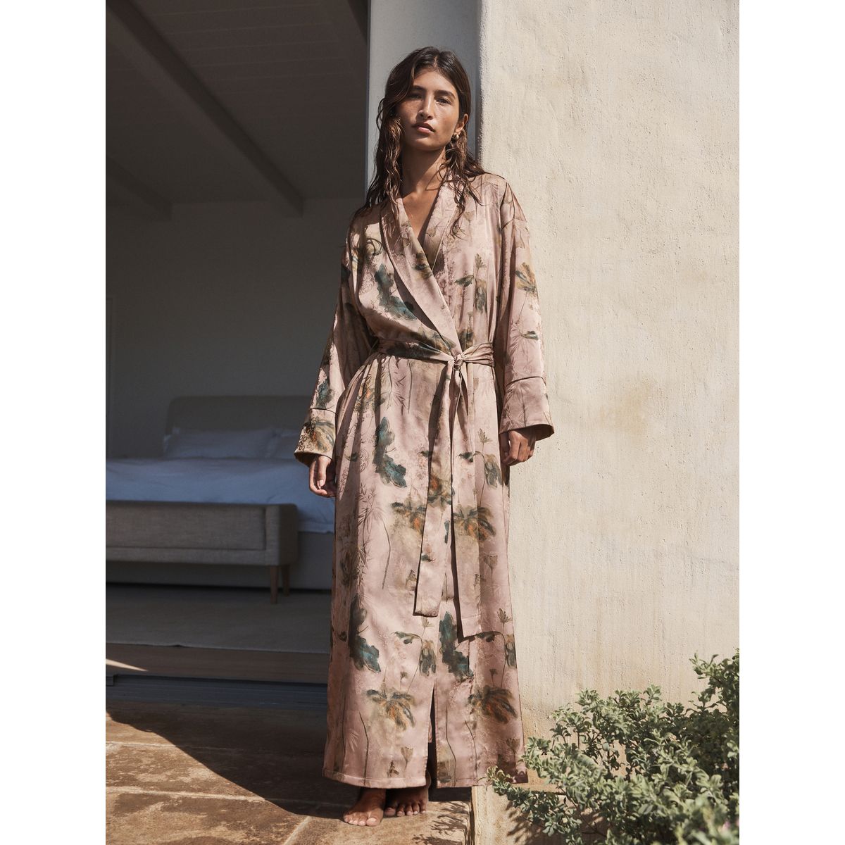 Robe de chambre en satin jacquard floral rose clair, NEXT