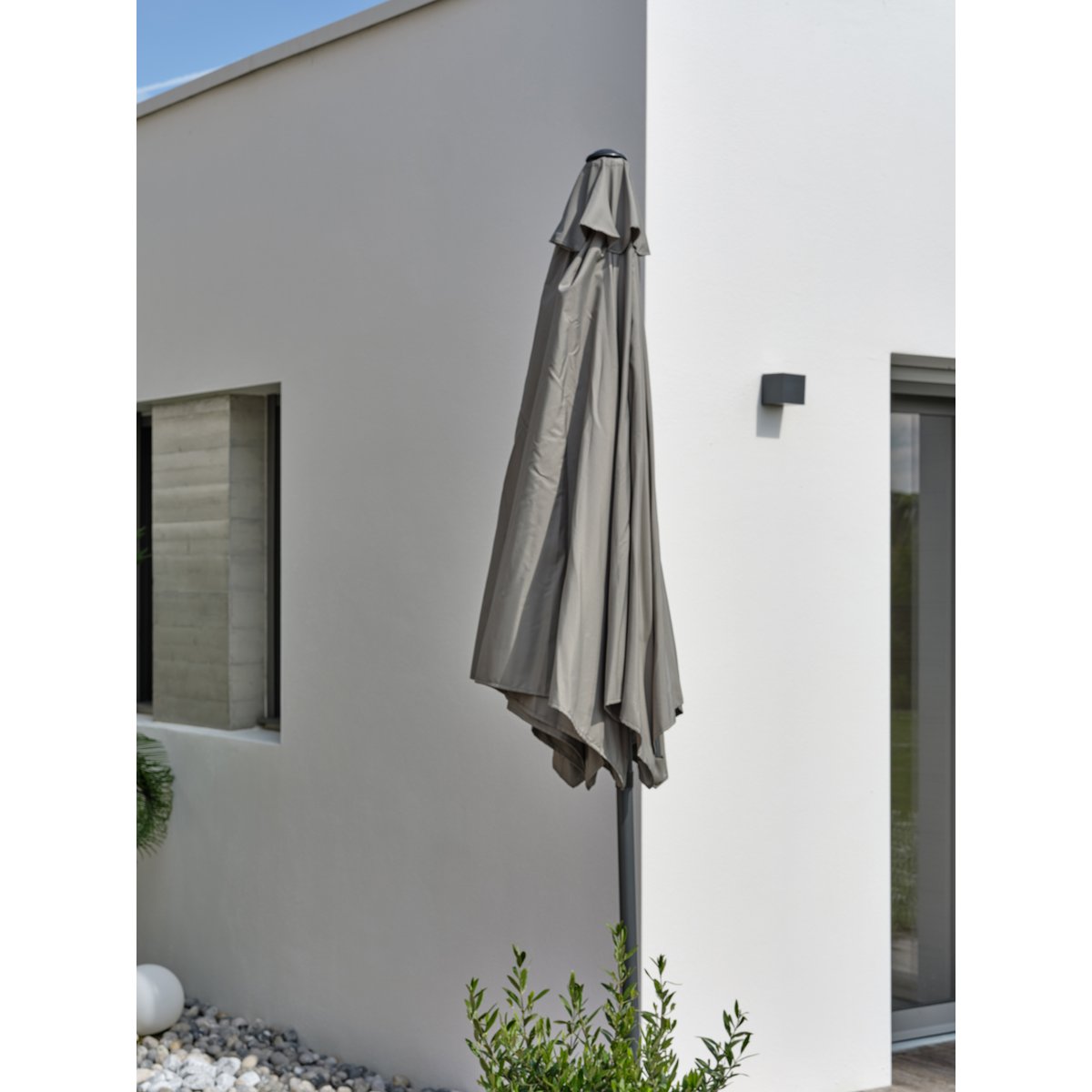 Parasol à manivelle en aluminium et toile MARBELLA kaki, DCB GARDEN